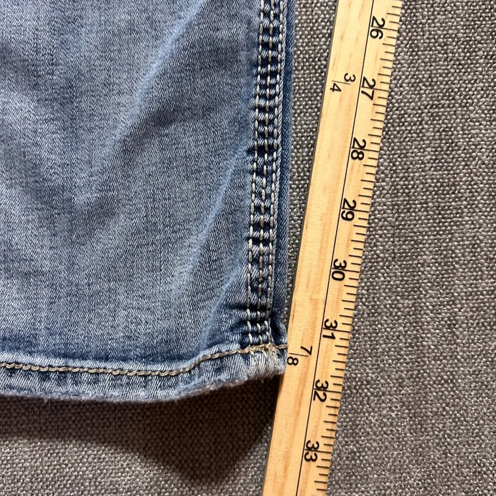 BKE Jake Straight Jeans Mens 32x32 Light Wash Distressed Stretch Denim